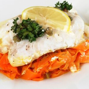 Filet de colin en court bouillon, carottes persillées