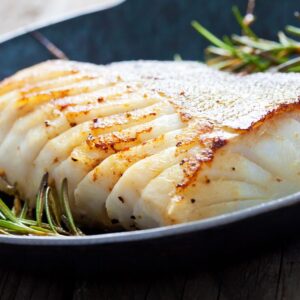 Dos de cabillaud aux tomates séchées, poêlée de carottes