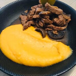 Emincé de bœuf, purée de carottes, pointe de cumin